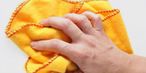 gallery/yellow duster
